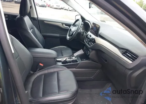 2022 Ford Escape Sel z USA, uszkodzony, nr VIN 1FMCU9H92NUB97841